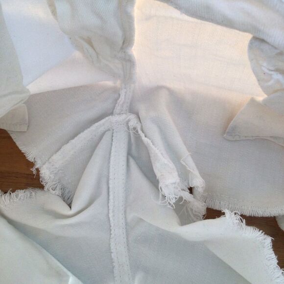 MAKERS of true originals jeans mini  shorts white embroidered denim 26 sexy low - Picture 5 of 8